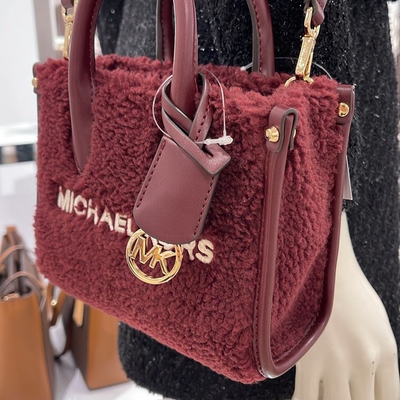 Michael Kors Mirella Extra-Small Sherpa XS SHOPPER XBODY
SHEARLING Crossbody TZ - Picture 4 of 16
